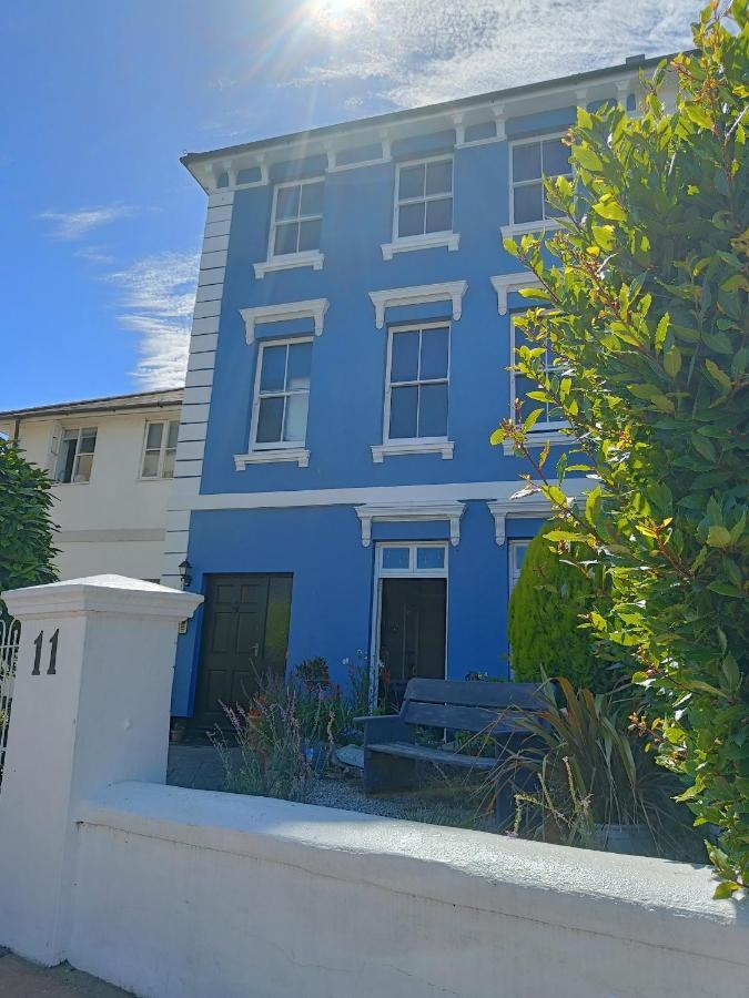 Swish **** Free Carpark **** Train Station 2 Mins Appartement *